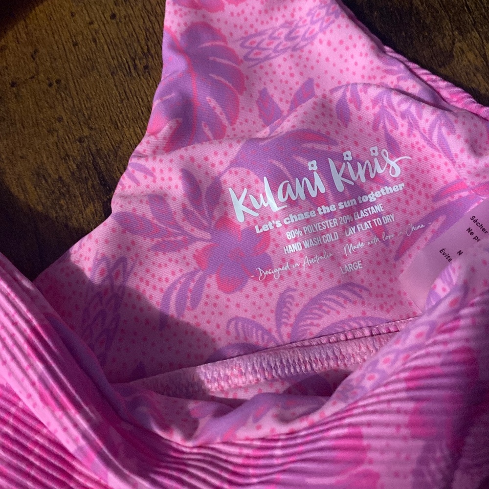 Kulani Kinis Bikini Top- NWT - Picture 3 of 3